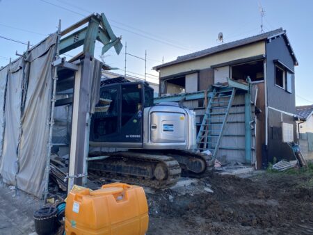 松阪市で鉄骨２階建て建物の解体