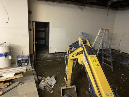 松阪で大手飲食店の冷凍庫新設に伴う撤去工事